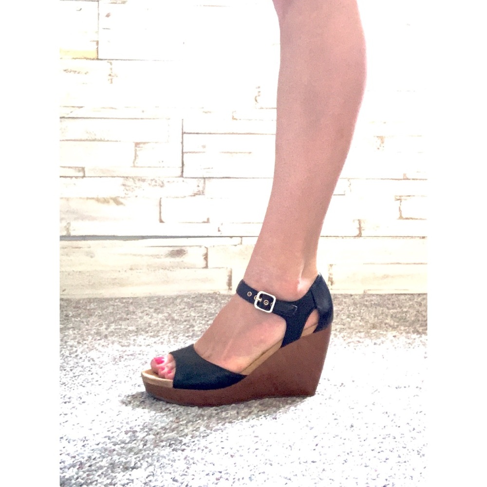 Dr. Scholl’s Milestone Wood Wedge Sandals